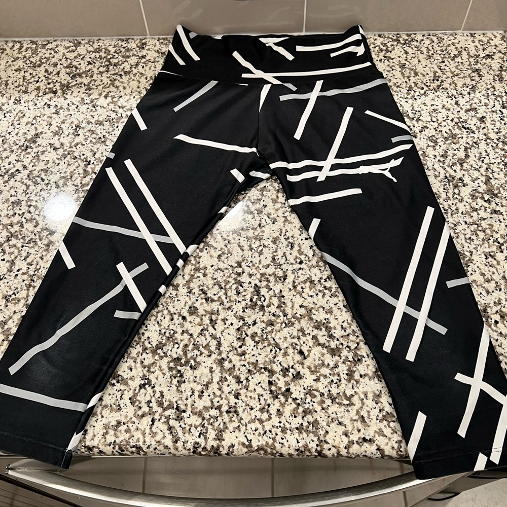 Puma Black and White Capris
